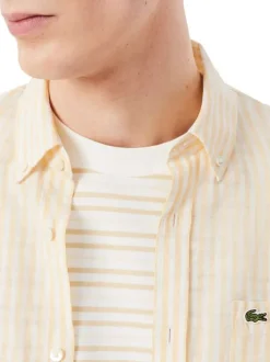 Chemise en lin jaune à coupe droite ornée d'un motif à rayures
