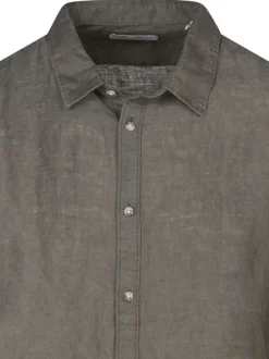 Chemise en lin kaki unie avec une coupe droite et un col à revers