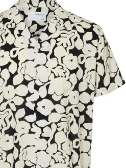 Chemise manches courtes écrue et noire à imprimé floral avec un col cubain