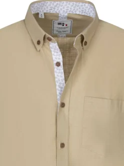 Chemise à manches courtes en coton beige unie avec un col américain
