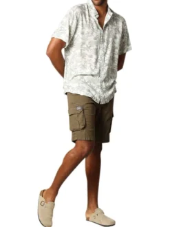 Chemise à manches courtes en coton mélangé écrue imprimée et à coupe droite