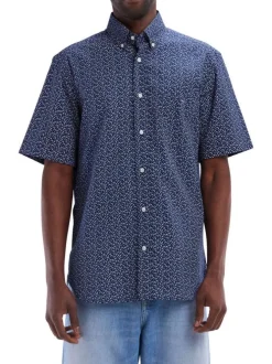 Chemise marine à imprimé avec une coupe droite et un col boutonné