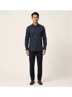 Chemise marine à motifs avec un col à revers et des manches longues