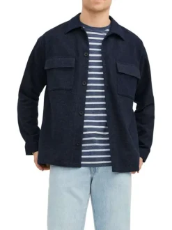 Chemise marine unie avec une coupe droite et à manches longues