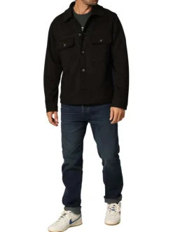 Chemise noire unie à coupe droite avec un col chemise et des manches longues