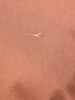 Chemise rouge unie en coton et lin mélangé avec une coupe droite