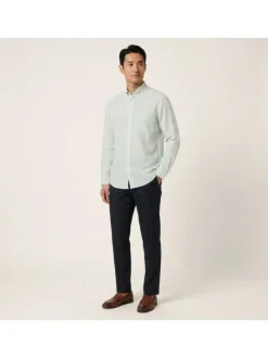 Chemise verte en lin à rayures pourvue avec une coupe droite et un col américain