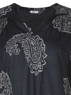 Chemisier blouse noir à motifs avec une coupe ample et un col tunisien