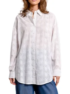 Chemisier en coton blanc brodé avec une coupe droite et un col à revers