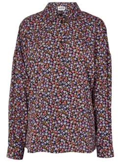 Chemisier noir à motif floral avec une coupe droite et un col français