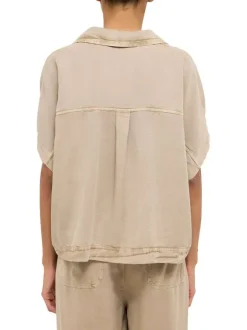 Chemisier taupe uni avec une coupe oversize et un col cubain