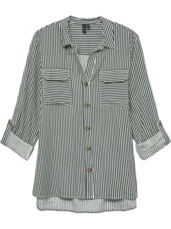 Chemisier vert rayé avec un col chemise et à manches longues