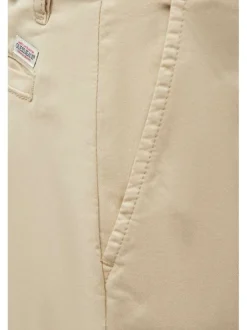 Chino beige uni à coupe slim avec poches à l'italienne et passants pour ceinture