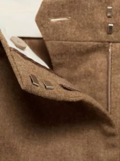 Chino camel uni à coupe bootcut avec pli marqué et passants pour ceinture