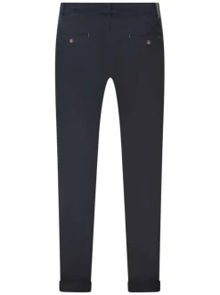 Chino de couleur marine uni avec une coupe slim et des passants