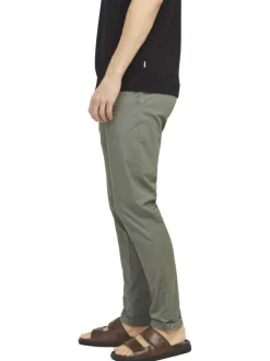 Chino en coton kaki uni avec une coupe droite et des passants pour ceinture