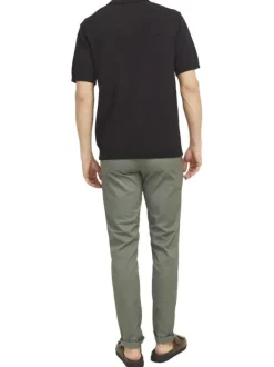 Chino en coton kaki uni avec une coupe droite et des passants pour ceinture