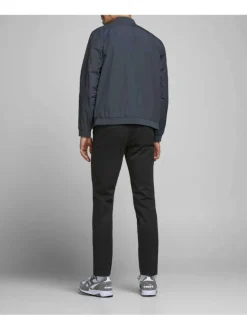Chino noir uni en coton avec une coupe droite et des poches à l'italienne