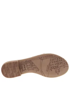 Claquettes en cuir marrons à talon décroché bas avec le nom de la marque