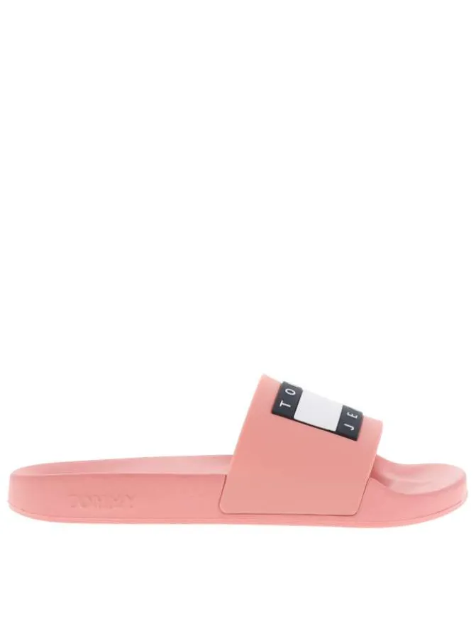Claquettes roses avec nom de la marque et drapeau tricolore