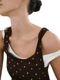 Débardeur brun à motifs pourvu d'une coupe droite et d'un col rond