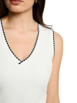 Débardeur en coton blanc uni pourvu d'une coupe ajustée et d'un décolleté en V