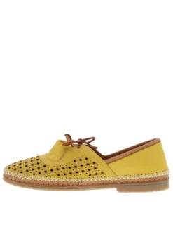 Derbies en cuir jaunes avec des lacets élastiqués et un talon plat