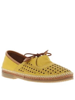 Derbies en cuir jaunes avec des lacets élastiqués et un talon plat