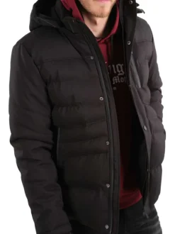 Doudoune à capuche noire matelassée avec un coupe droite et 3 poches zippées