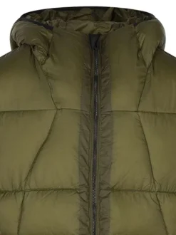 Doudoune noire matelassée à coupe droite avec un col à capuche