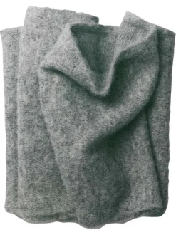 Echarpe grise aspect moucheté en maille tricotée effet lainage