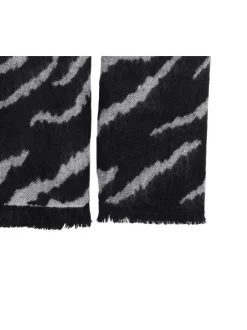 Echarpe noire à imprimé zebré gris clair et franges noires aux extrémités