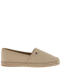 Espadrilles beiges avec un talon plat et un petit soufflet élastiqué