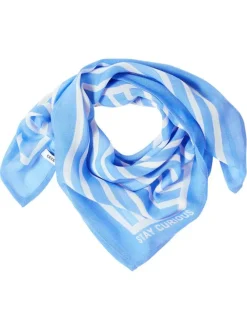 Foulard bleu ciel de forme carré avec des rayures graphiques blanches
