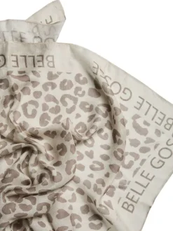 Foulard écru et taupe avec imprimés animaliers et écritures cousues