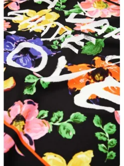 Foulard noir avec une coupe carré et un imprimé floral multicolore