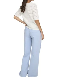 Gilet blanc uni avec une coupe droite et un col V avec des boutons