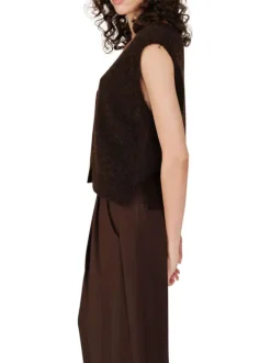 Gilet chocolat en maille fine avec une coupe ajustée et un col v