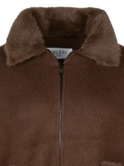 Gilet chocolat uni avec un zip et un col à rabats en fourrure synthétique