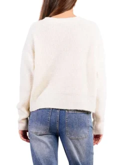 Gilet écru en maille tricotée avec une coupe droite et un col v