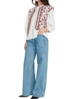 Gilet en coton bordeaux à motifs floraux avec une coupe droite et un col rond