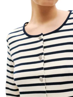 Gilet en coton écru à rayures avec une coupe droite et un col rond