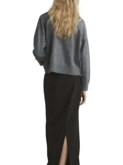 Gilet gris col v pourvu d'une coupe droite et de manches longues