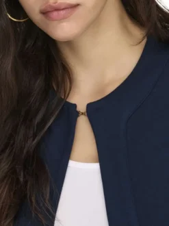 Gilet marine uni avec une coupe droite et des manches longues