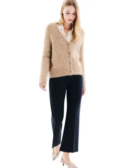 Gilet taupe uni en maille fine avec une coupe droite et un col v
