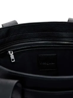 Grand sac cabas noir fermé par un zip avec des écritures imprimées