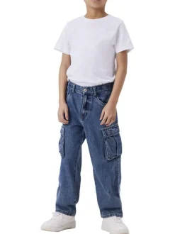 Jean en coton bleu avec une coupe droite et des passants pour ceinture