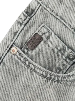 Jean en coton gris clair uni pourvu d'une coupe droite et de multiples poches
