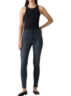 Jean 721™ anthracite uni coupe skinny avec un patch de la marque