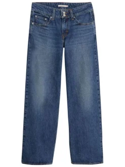 Jean bleu uni avec une coupe bootcut et multiples poches plaquées
